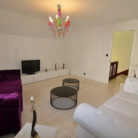 Apartment Dans Lucas Lyon