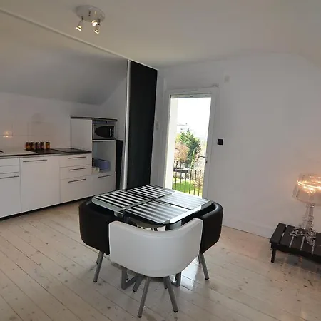 Dans Lucas Apartment Lyon